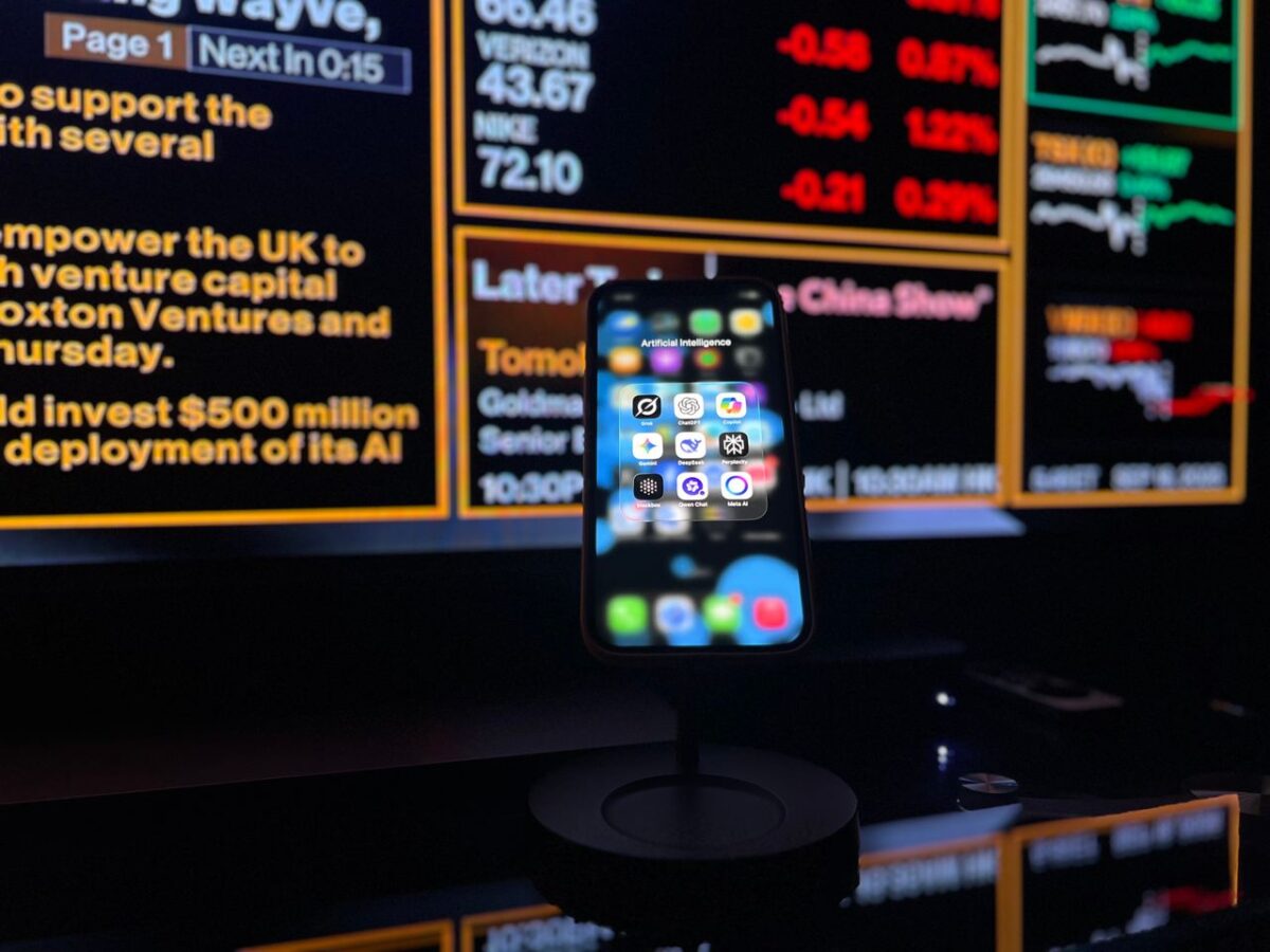 AI Chip Stocks Remain Under Pressure as Investors Reassess Market Growth